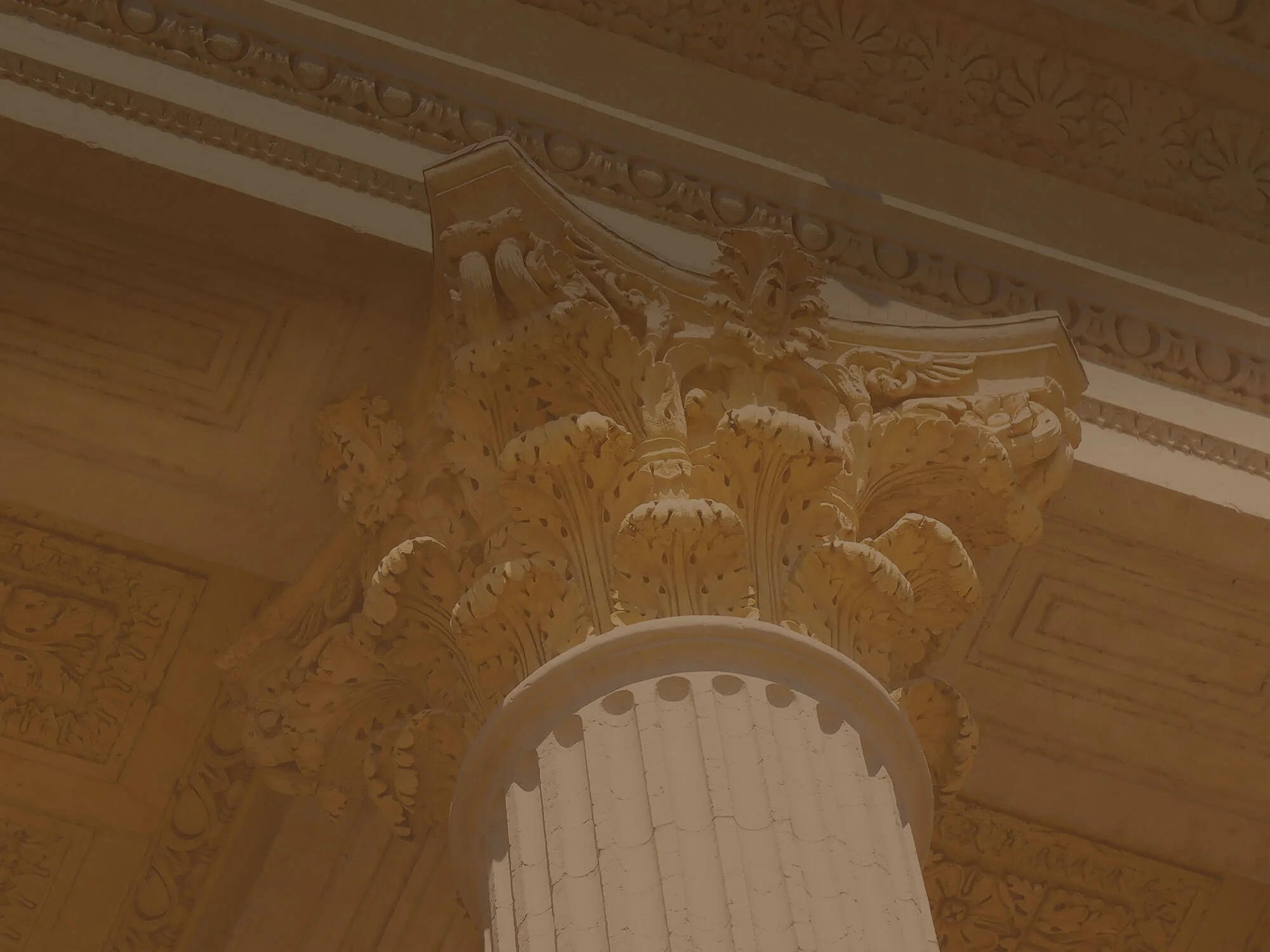 Détail architectural — colonnes classiques